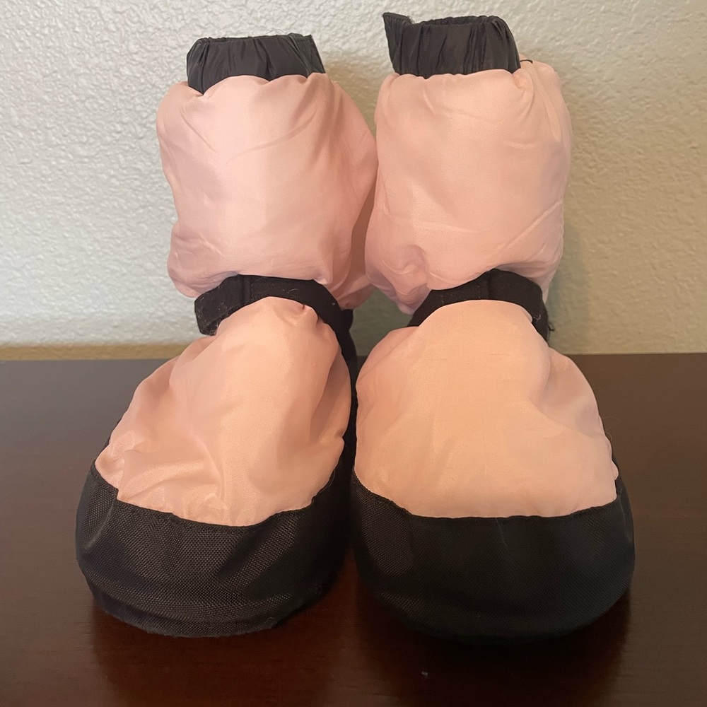 Bloch warm up slippers for dancers, excellent condition size large little kid